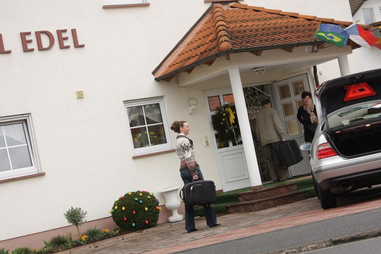 Hotel Edel Haibach  Buitenkant foto